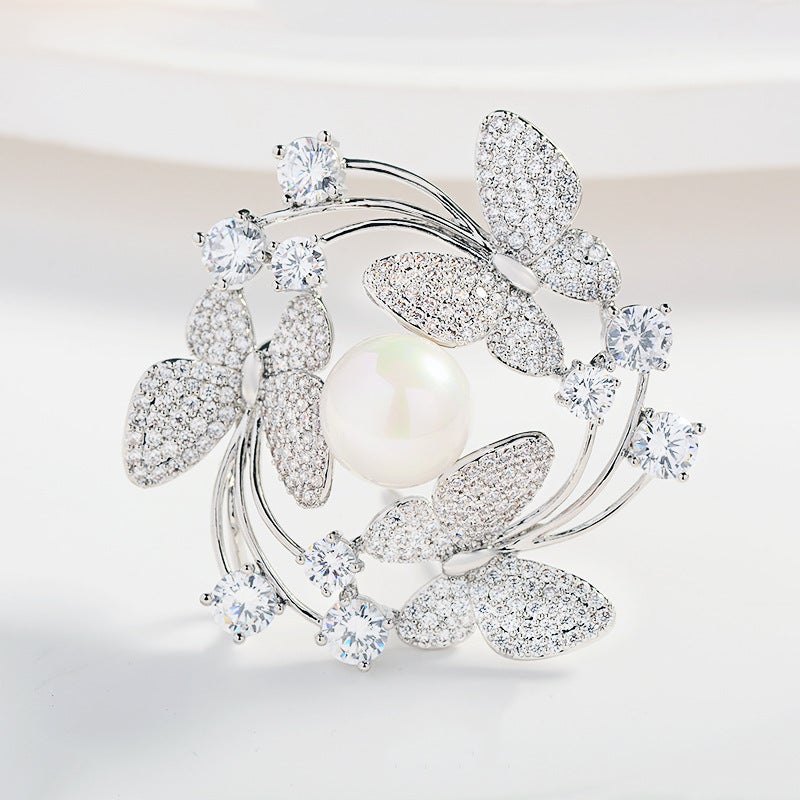 High-End Butterfly Pearl Brooch Niche Design Exquisite Pin Fashion Versatile Coat Sweater Accessories Corsage - Image 3